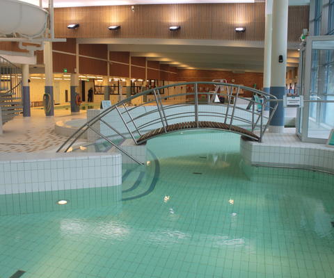 Uintikeskus Ulpukan erilaisia allastiloja.